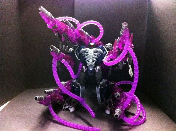 Transformers 3 Dark Of The Moon Crystal Shockwave Translucent Japan  (13 of 20)